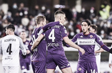 Fiorentina toma sustos, mas bate Benevento e segue na Copa da Itália