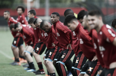 Sem Paquetá, Flamengo recebe Paraná visando manter liderança do Brasileirão