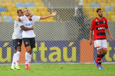 No 'caldeirão' da Vila Capanema, Atlético/PR e Flamengo iniciam a decisão da Copa do Brasil