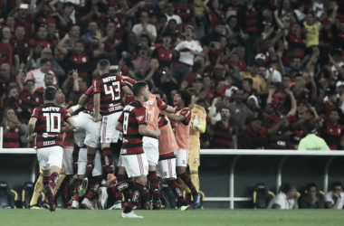 Flamengo bate Grêmio no Maracanã e avança às semifinais da Copa do Brasil