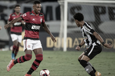 Pelo Carioca, Botafogo recebe Flamengo que ainda busca aprovação