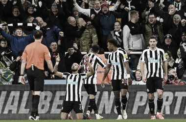 Com show de Joelinton, Newcastle vence Leicester e avança na Copa da Liga