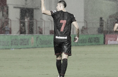 Shaylon comemora gols e vitória do Atlético-GO na Copa do Brasil: "Objetivo é ir mais longe"