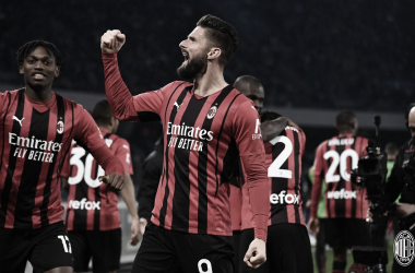 Milan vence Napoli e assume liderança do Italiano