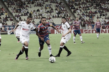 Rogério Ceni mostra indignação contra arbitragem por gol anulado em empate com Figueirense