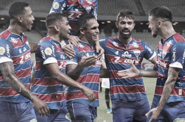 Fortaleza decide no primeiro tempo, se impõe contra o Corinthians e volta ao G-4