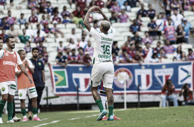 Deyverson aproveita falha da defesa e Cuiabá vence Fortaleza fora de casa