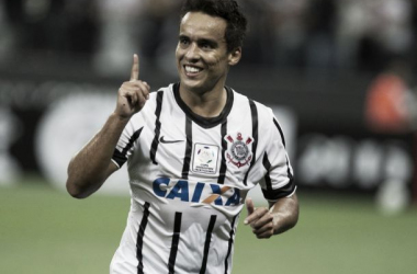 Peça importante nos últimos jogos, Jadson desfalca Corinthians ante Atlético-MG