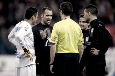 Así es González González, el árbitro del Valencia-Atleti