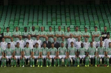 El Betis se hace la foto oficial de la temporada (vídeo)