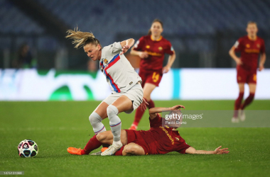 Ana-Maria Crnogorcevic and Lucia Di Guglielmo clash during the match between AS Roma and FC Barcelona. (Photo by Paolo Bruno/Getty Images)