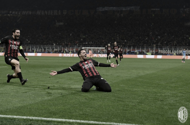Milan vence Napoli e sai com vantagem no jogo de ida da Champions