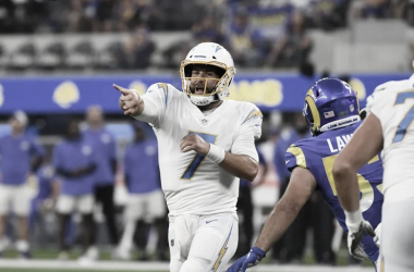 Los Angeles Chargers vs Los Angeles Rams LIVE: Score Updates (7-7)