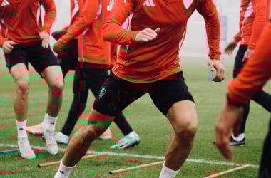Jugadores del Sevilla FC entrenando antes del partido ante el Valencia CF. Fuente:@sevillafc