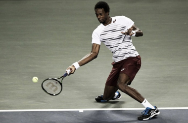 Monfils sobrevive al bombardeo