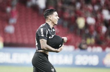 Com gol nos acréscimos, Atlético-MG vence e tira invencibilidade do Internacional no Beira-Rio