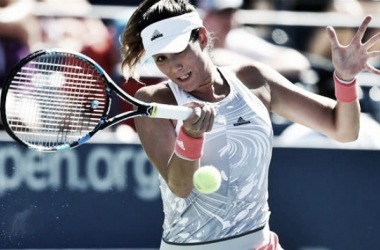 Garbiñe se equilibra en el abismo