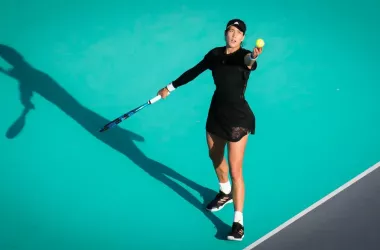 WTA Abu Dhabi: Garbine Muguruza fights past Kristina Mladenovic