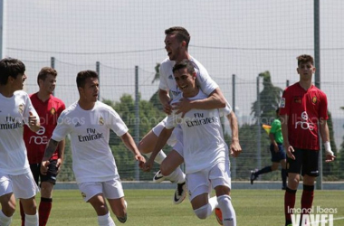 Siete goles catapultan al Juvenil A a cuartos de final