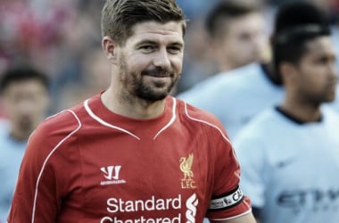 Gerrard comenta falha em jogo contra o Chelsea: &quot;Tenho que aceitar o que aconteceu&quot;