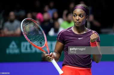 WTA Finals: Sloane Stephens overcomes first set shutout to book finals berth&nbsp;