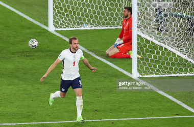 Harry Kane of England celebrates after scoring a goal to make it 0-3 during the UEFA Euro 2020 Championship Quarter-final match between Ukraine and England at Olimpico Stadium on July 3, 2021 in Rome, Italy. (Photo by Robbie Jay Barratt - AMA/Getty Images)