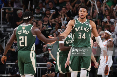 2021 NBA Finals: Antetokounmpo dominates as Bucks rout Suns in Game 3