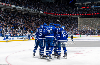 2022 Stanley Cup playoffs: Matthews, Campbell help Maple Leafs shut out Lightning in Game 1