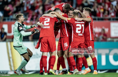 1. FC Kaiserslautern 2-1 Hannover 96: Red Devils win at the death to mark second-tier return