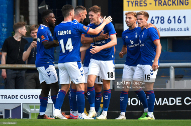 Oldham celebrates during their victory/Photo: Richard Martin-Roberts/Getty Images