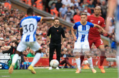 Roberto De Zerbi watches on as his side are in possession.&nbsp;Photo by Simon Stacpoole/Offside/Offside via Getty Images