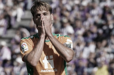 El Real Betis resiste y suma un punto