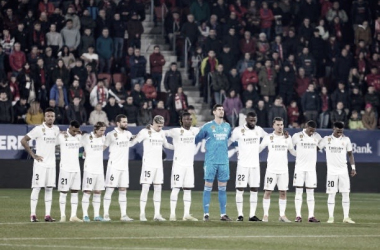 El XI inicial del Real Madrid ante un minuto de silencio. Foto: Getty Images