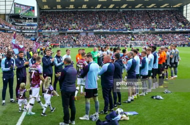 Cardiff City gave Championship title winners Burnley a guard of honour. Photo by Alex Dodd - CameraSport/Getty Images
