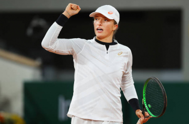 French Open: Iga Swiatek eases past Martina Trevisan to reach first Grand Slam semifinal