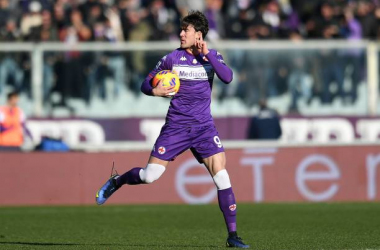 FLORENCE, ITALY - DECEMBER 19: Dusan Vlahovic of ACF Fiorentina celebrates after scoring the 1-2 goal during the Serie A match between ACF Fiorentina and US Sassuolo at Stadio Artemio Franchi on December 19, 2021 in Florence, Italy. (Photo by Alessandro Sabattini/Getty Images)