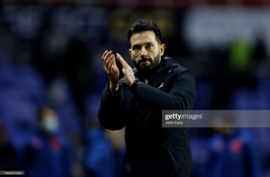 <div>Reading v Huddersfield Town - Sky Bet Championship</div><div>READING, ENGLAND - JANUARY 22: Carlos Corberán Head Coach of Huddersfield Town applauds the travelling fans after winning the Sky Bet Championship match between Reading and Huddersfield Town at Madejski Stadium on January 22, 2022 in Reading, England. (Photo by John Early/Getty Images)</div>