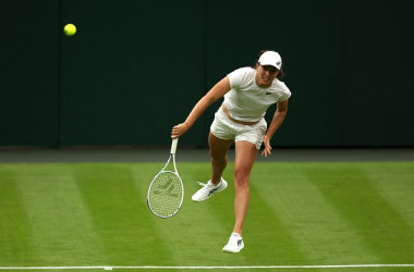 Swiatek practicing at Wimbledon (Julian Finney/Getty Images)