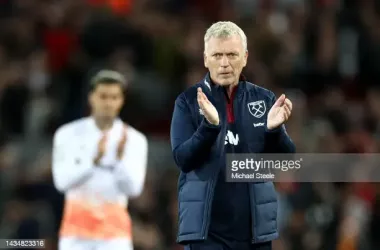 David Moyes thanks the fans after their defeat at Liverpool. Michael Steele/Getty Images.&nbsp;