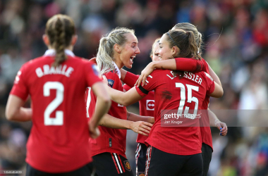 <span>LEIGH, ENGLAND - JANUARY 15: Manchester United players celebrate an Alessia Russo goal against Liverpool. (Photo by Madeleine Penfold/Manchester United via Getty Images)</span>