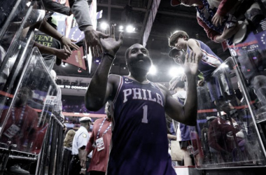 Philadelphia 76ers sobrevive a Boston Celtics en un final frenético