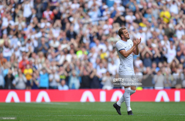 Harry Kane claps the Tottenham Hotspur fans for one final time&nbsp;(Photo by Vince Mignott/MB Media/Getty Images).