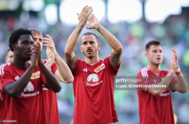 Leonardo Bonucci applauds Union fans before the defeat against Wolfsburg.&nbsp;<span style="color: rgb(8, 8, 8); font-family: Lato, sans-serif; font-size: 14px; font-style: normal; text-align: start; background-color: rgb(255, 255, 255);">(Photo by RONNY HARTMANN/AFP via Getty Images)</span>