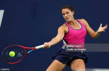 Emma Navarro in action (Photo by Joe Scarnici/Getty Images)