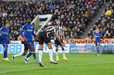 <span>&nbsp;Jamaal Lascelles heads Newcastle United's second goal. Getty: Stu Forster</span>