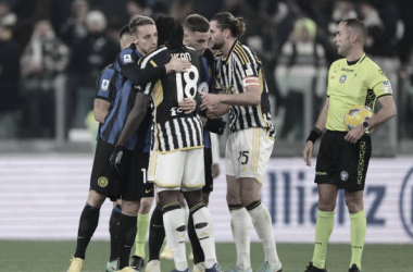 Los jugadores de la Juventus y el Inter de Milán saludándose tras el final del encuentro. Foto: Getty Images