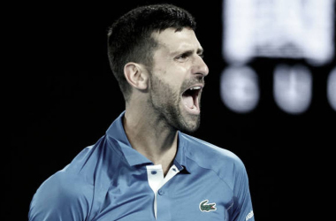 Novak Djokovic vuelve a sufrir, pero avanza en el Open de Australia