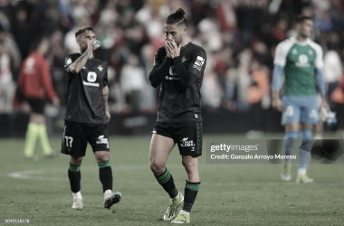 Isco lamentándose tras la derrota en Vallecas./ Fuente: Getty Images