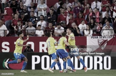 El Cádiz se aprovecha de un bochornoso Sevilla y sueña con el milagro