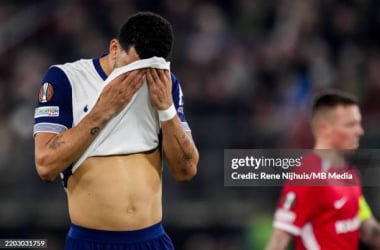 ALKMAAR, NETHERLANDS - MARCH 6: Dominic Solanke of Tottenham Hotspur looks dejected during the UEFA Europa League 2024/25 Round of 16 First Leg match between AZ Alkmaar and Tottenham Hotspur at AFAS Stadion on March 6, 2025 in Alkmaar, Netherlands. (Photo by Rene Nijhuis/MB Media/Getty Images)